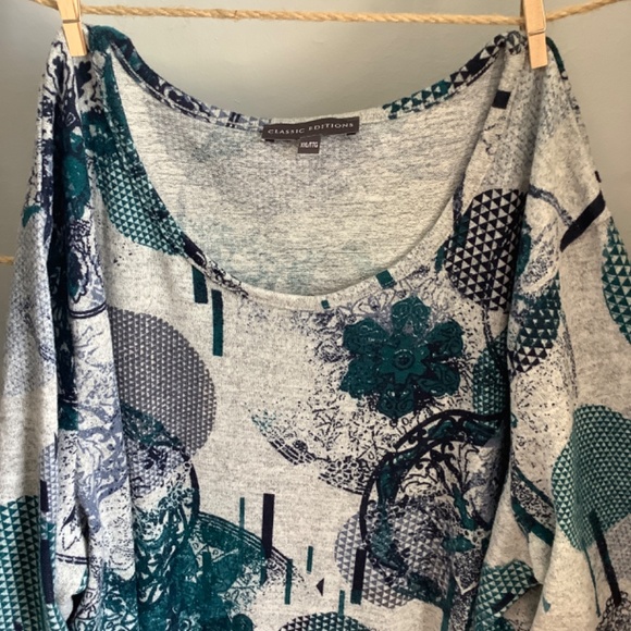 Soft and cozy ladies top - Picture 2 of 4